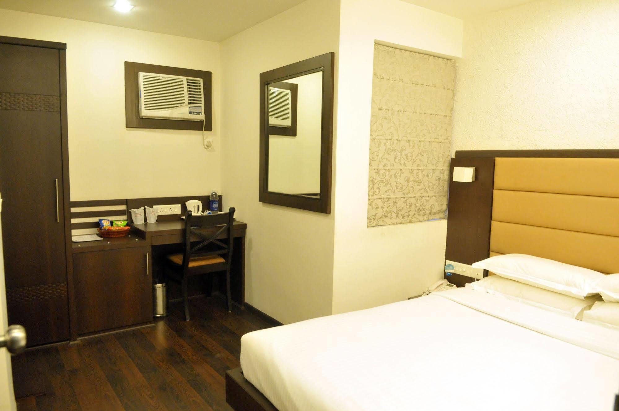 Treebo Trend Hotel Relax Inn Calcutta Exterior foto