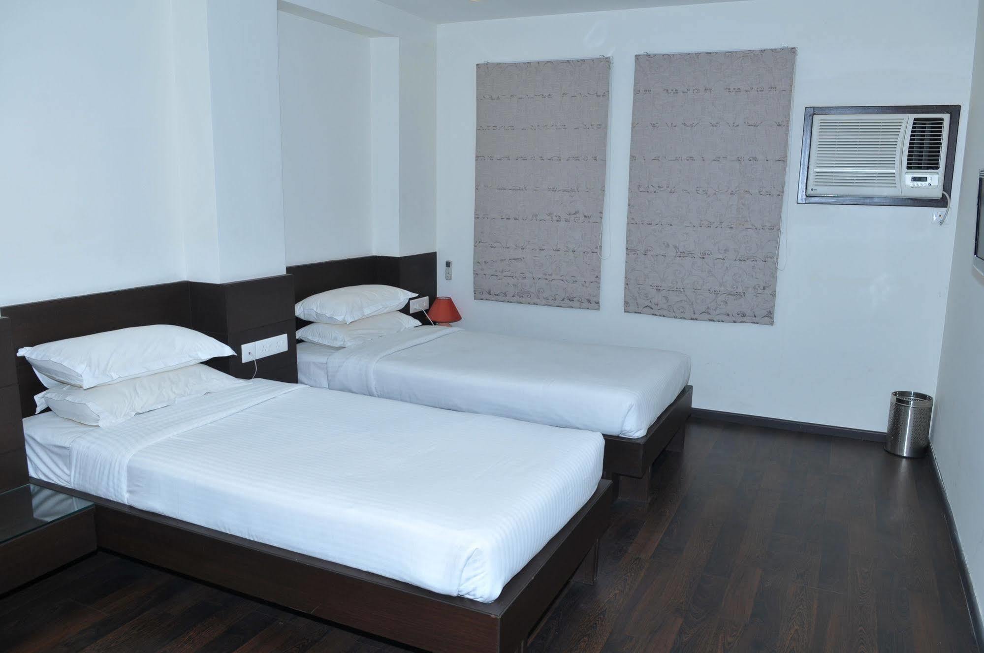 Treebo Trend Hotel Relax Inn Calcutta Exterior foto