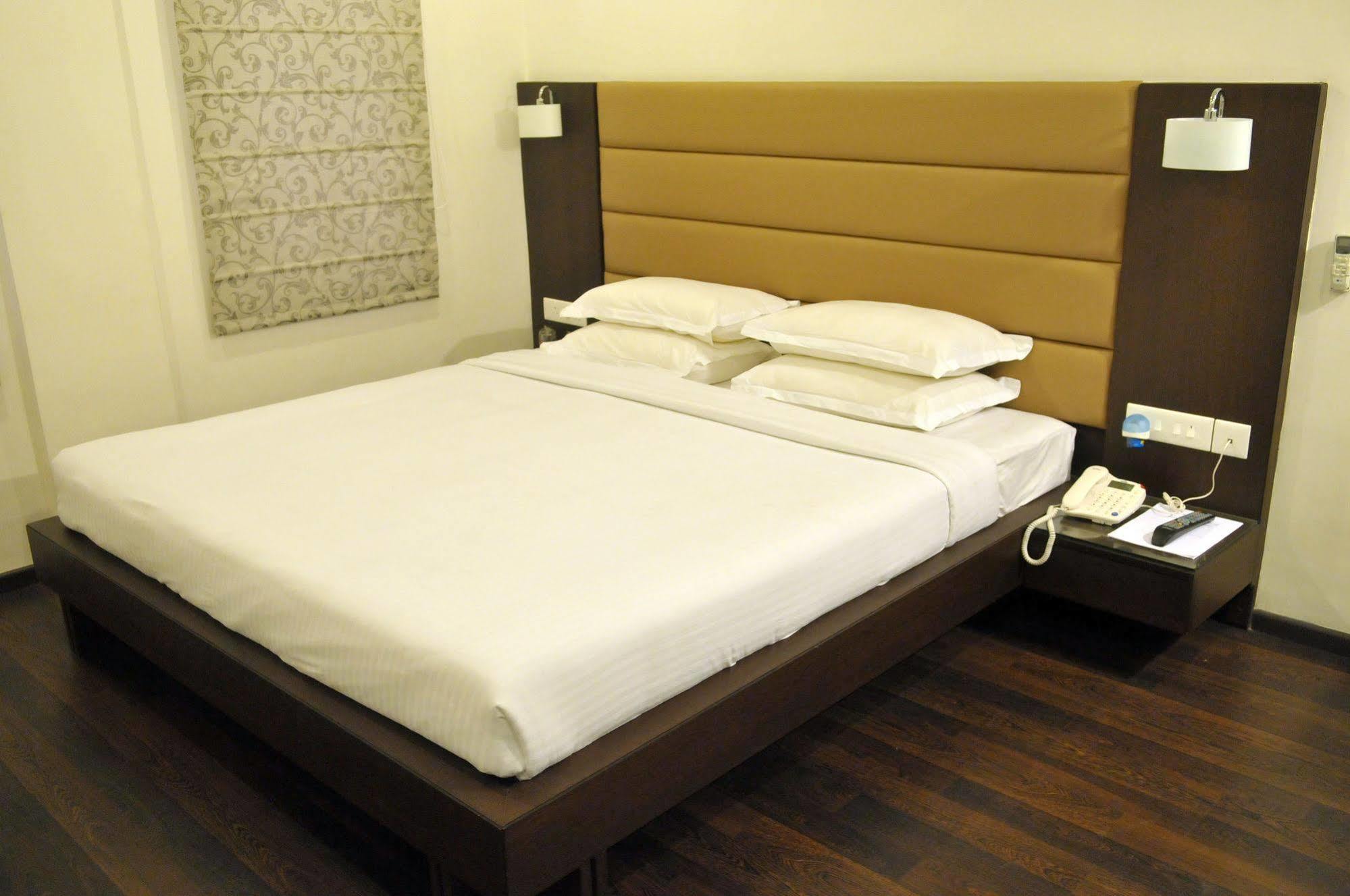 Treebo Trend Hotel Relax Inn Calcutta Exterior foto