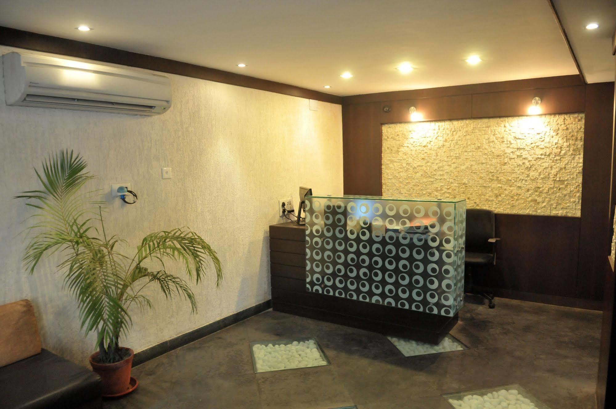 Treebo Trend Hotel Relax Inn Calcutta Exterior foto